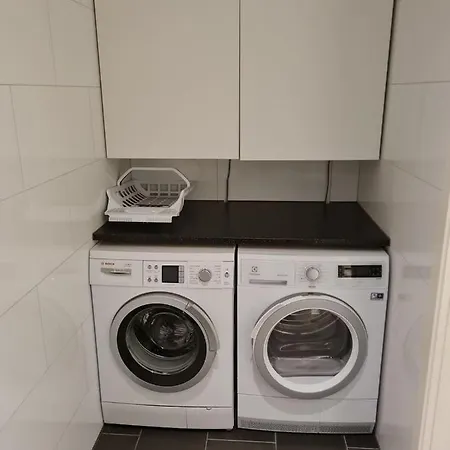 아파트 Executive 5 Bedrooms House In Central - 5 Mins Walk From Station *
