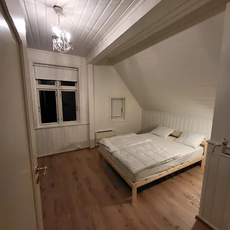 Executive 5 Bedrooms House In Central - 5 Mins Walk From Station Lillestrøm