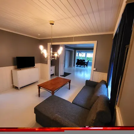 Executive 5 Bedrooms House In Central - 5 Mins Walk From Station Apartment Lillestrom
