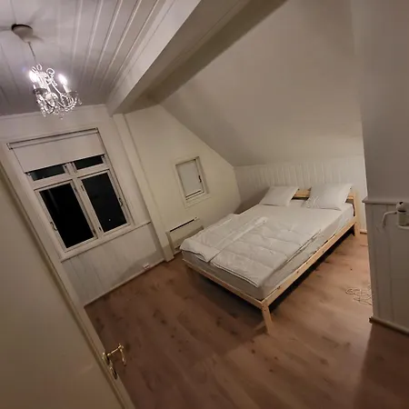 아파트 Executive 5 Bedrooms House In Central - 5 Mins Walk From Station 릴레스트룀
