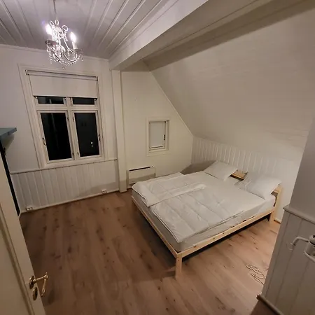 Executive 5 Bedrooms House In Central - 5 Mins Walk From Station Διαμέρισμα